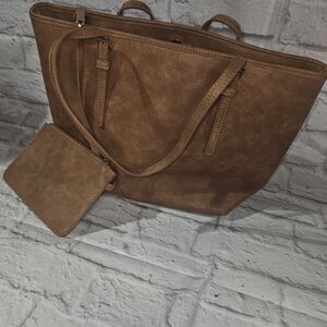 Elegant Brown Tote Bag with Coordinated Pouch